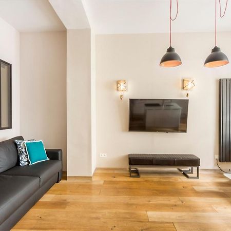 Design Et Confort Near Champs Elysees Paris Exterior foto